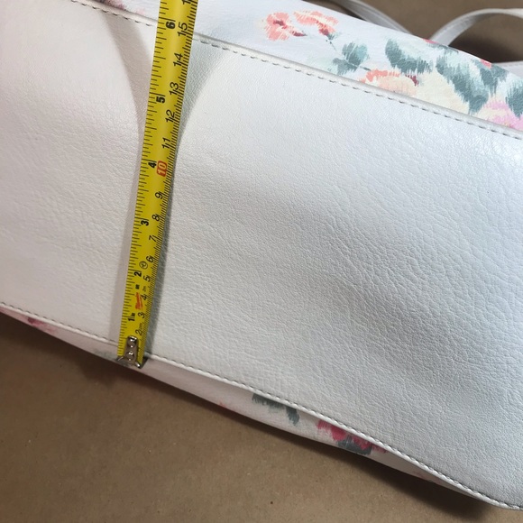 LC Lauren Conrad White Pink Floral Large Vegan Leather Tote Bag NWOT - Picture 15 of 15